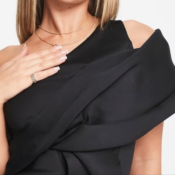 ASOS DESIGN peekaboo shoulder gathered midi pencil dress in black..size 14 - Picture 2 of 8